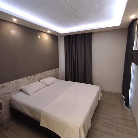 1989 Hotel Sebat Çeşme 外观 照片