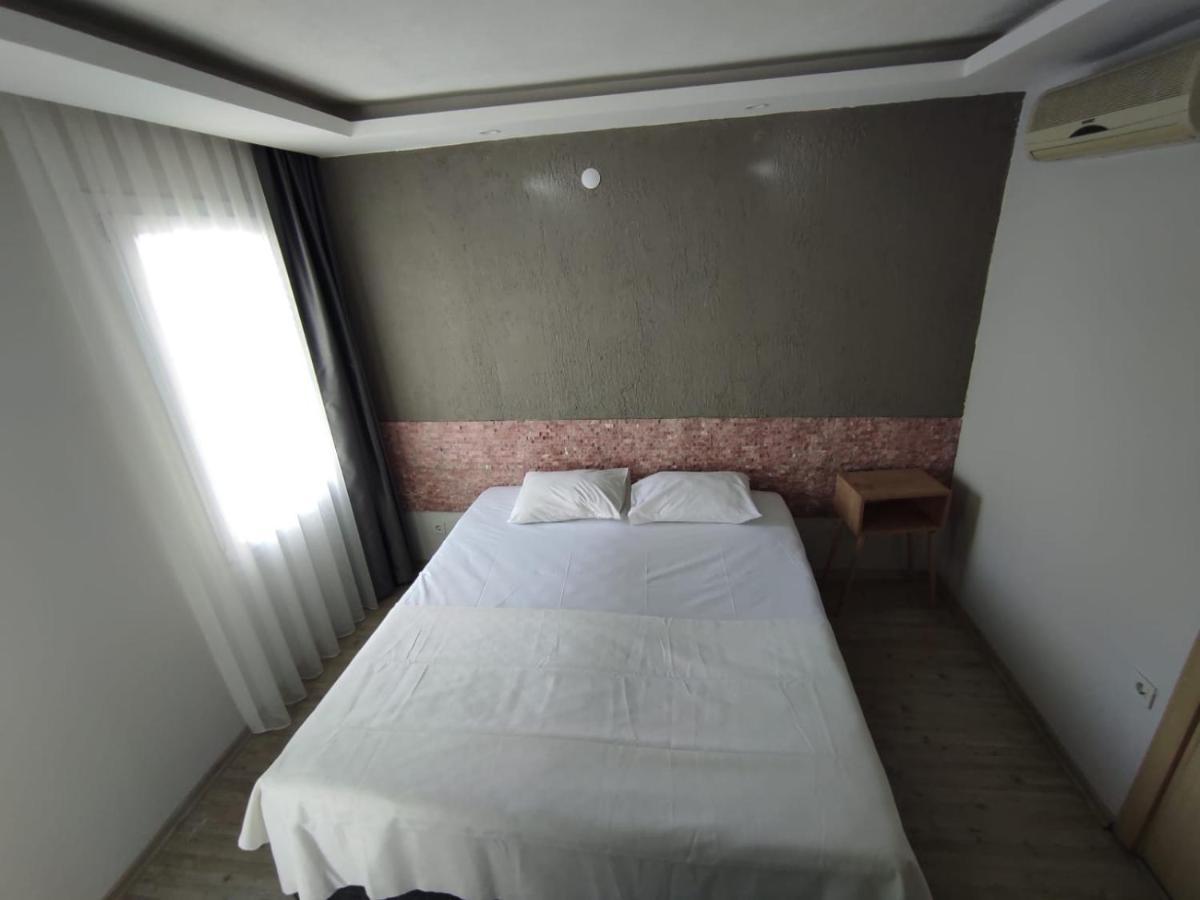 1989 Hotel Sebat Çeşme 外观 照片