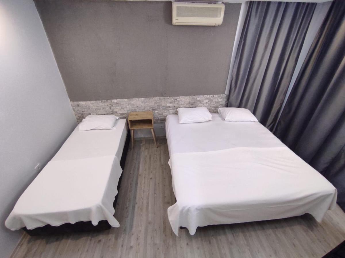 1989 Hotel Sebat Çeşme 外观 照片