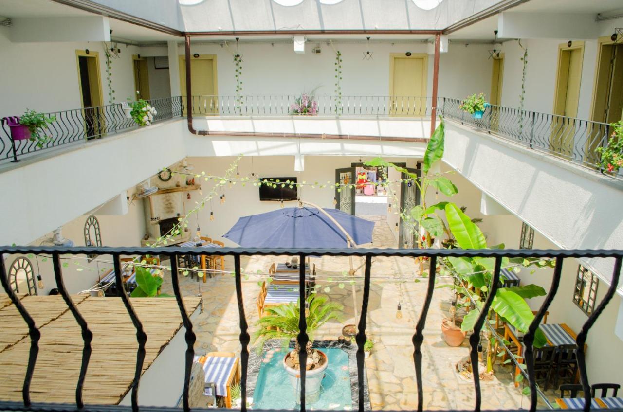 1989 Hotel Sebat Çeşme 外观 照片