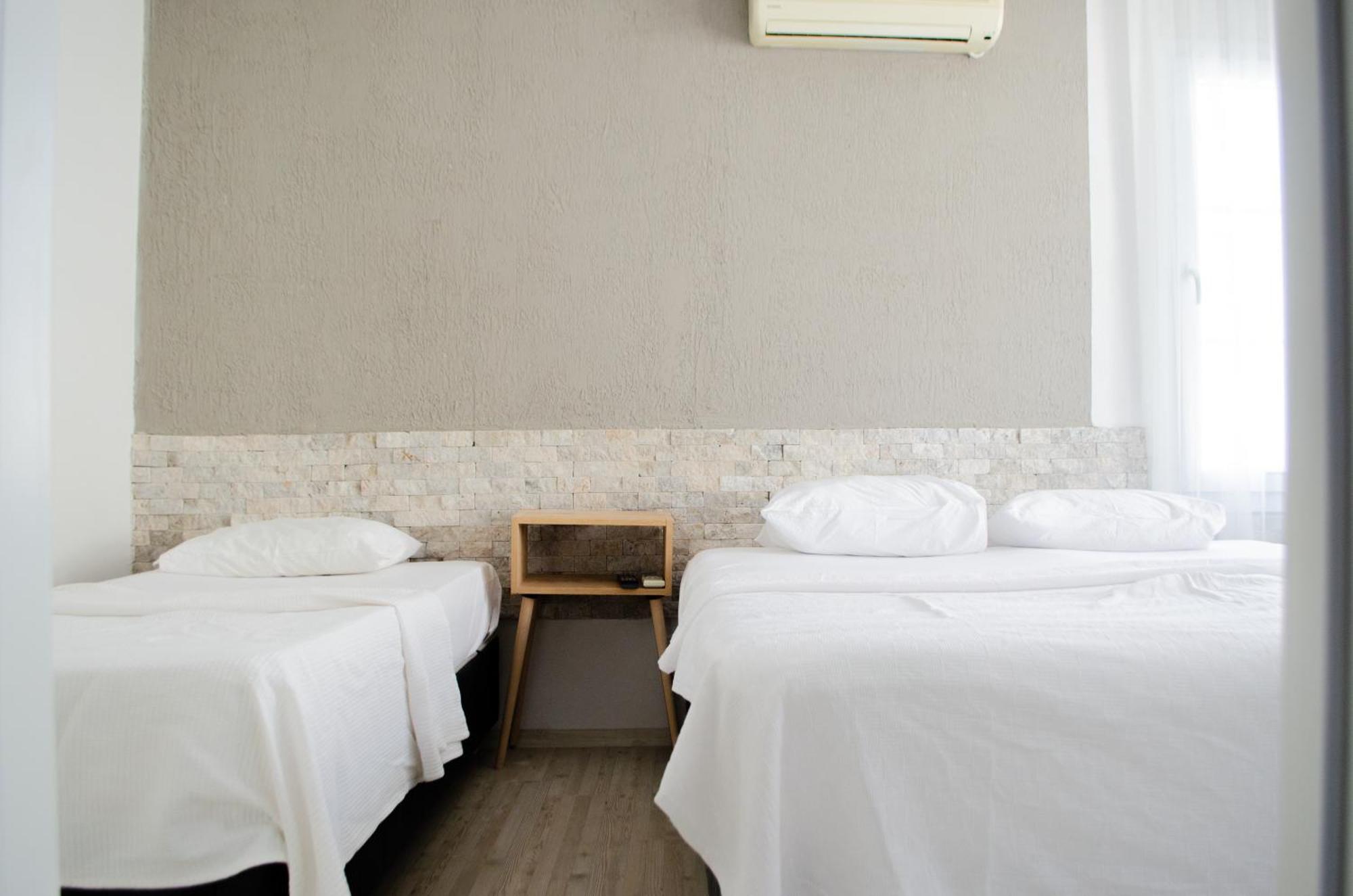 1989 Hotel Sebat Çeşme 外观 照片